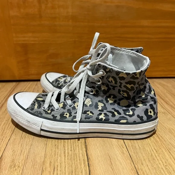 Converse Chuck Taylor Leopard High Tops - Picture 6 of 9